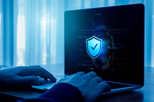 Remoção de Códigos Maliciosos Todos os códigos maliciosos serão removidos com uma nova instalação do WordPress, tema e plugins, restaurando a integridade do seu site. Processos cron da hospedagem e usuários do banco de dados serão também removidos, pois normalmente são pontos de reinfecção. Podemos eventualmente alterar as permissões de arquivos da conta como contramedida da ameaça.